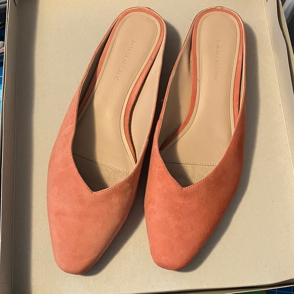 Banana Republic Coral Mules - Picture 8 of 10